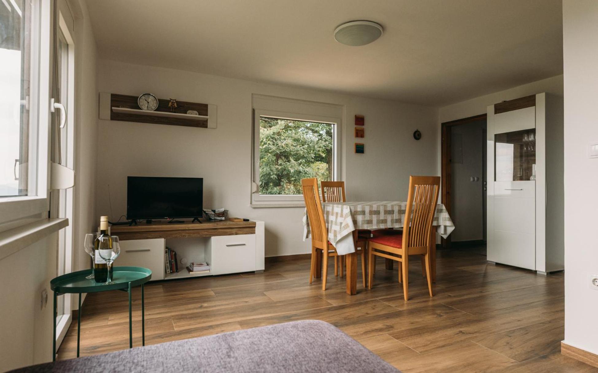 Pišece Apartma Hisa Na Ravnah With Hot Tub מראה חיצוני תמונה